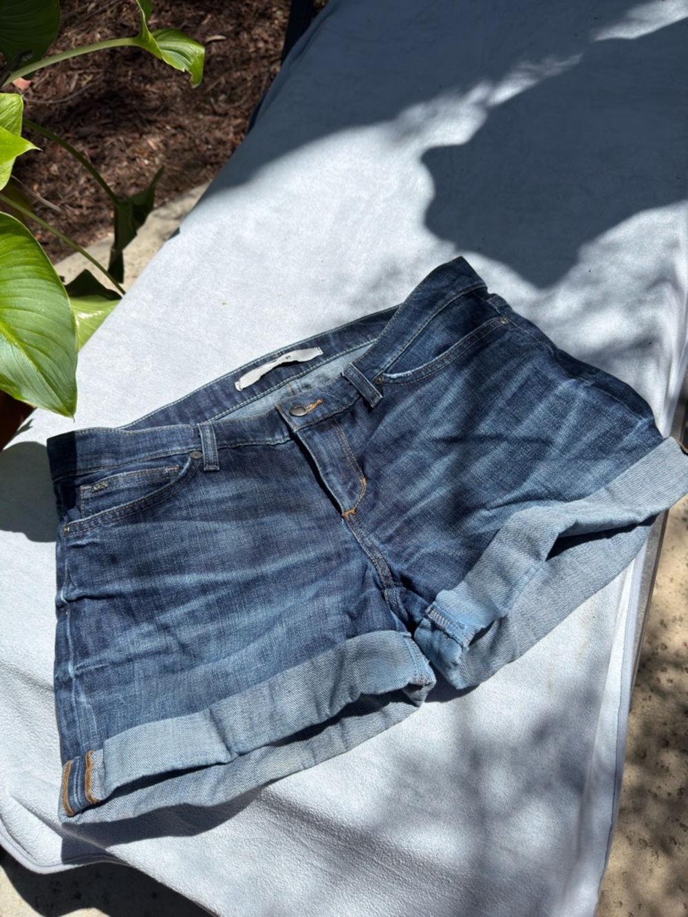 Joe’s Jeans Women's Denim Roll-Cuff Shorts in Dark Blue